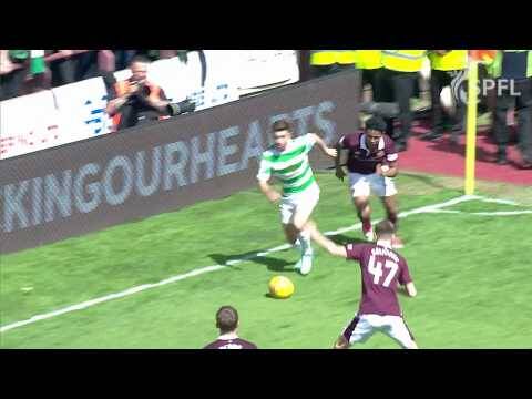 Great skill from Roberts leaves Mitchell standing!
