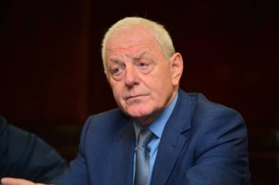Walter Smith urges Rangers to channel Celtic title frustrations on stopping dreaded ten in a row Walter Smith urges Rangers to channel Celtic title frustrations on stopping dreaded ten in a row