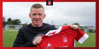 Aberdeen confirm the signing of ex-Celt Jonny Hayes Aberdeen confirm the signing of ex-Celt Jonny Hayes