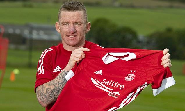 Aberdeen’s Jonny Hayes agrees to defer his wages for a year Aberdeen’s Jonny Hayes agrees to defer his wages for a year