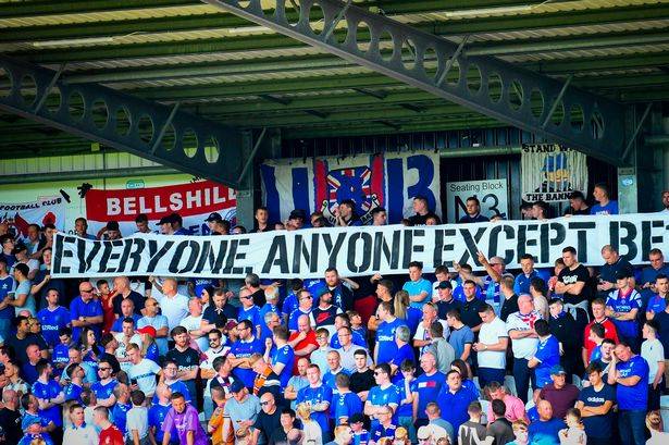 “Humiliation complete!” Bears rage about taking a knee “Humiliation complete!” Bears rage about taking a knee