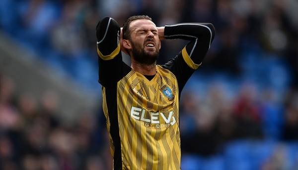 Celtic boss Neil Lennon responds to links with 33-year-old free agent Celtic boss Neil Lennon responds to links with 33-year-old free agent