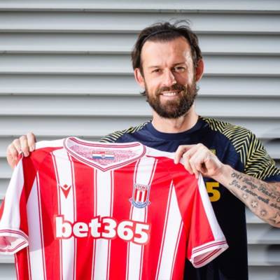 Video – Steven Fletcher gives up on his Celtic dream and signs for Stoke City Video – Steven Fletcher gives up on his Celtic dream and signs for Stoke City