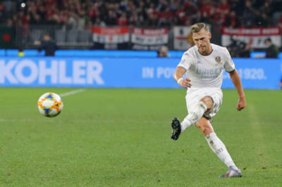 Report: Leeds United’s Barry Douglas happy at Elland Road despite Celtic link