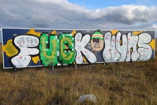 O** F***: Vile ‘f**k Huns’ graffiti appears in Glasgow O** F***: Vile ‘f**k Huns’ graffiti appears in Glasgow