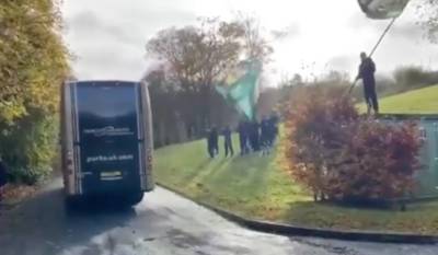 Video: Brilliant – Bhoys welcome players to Lennoxtown with vital support Video: Brilliant – Bhoys welcome players to Lennoxtown with vital support