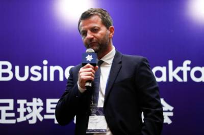 Tim Sherwood urges Leeds and Celtic-linked player to leave world’s ‘biggest club’ Tim Sherwood urges Leeds and Celtic-linked player to leave world’s ‘biggest club’