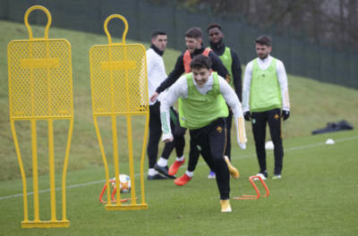 Johnston refuses to pile pressure on Lennon; says Celtic players must be “man enough” Johnston refuses to pile pressure on Lennon; says Celtic players must be “man enough”