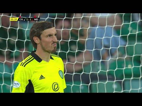 Barkas howler gifts Midtjylland equaliser against Celtic in Champions League qualifier Barkas howler gifts Midtjylland equaliser against Celtic in Champions League qualifier