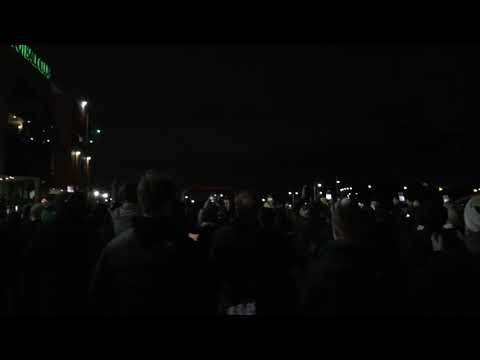 Celtic BUS arrives to FANS ERUPTION of support v rangers
