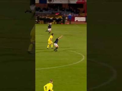 Stephen Mallan scores wondergoal for St Mirren! #shorts #football