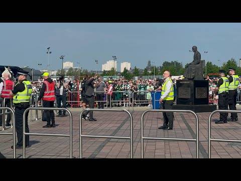 Crazy Scenes!!! Rangers Team Bus Arriving at Celtic Park Before the Celtic V Rangers Game!!!!