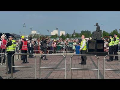 Crazy Scenes!!! Rangers Team Bus Arriving at Celtic Park Before the Celtic V Rangers Game!!!!