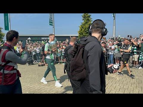 Celtic Team Bus Arriving Before the Trophy ￼Day (Celtic V St Mirren)!!!