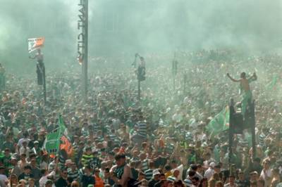 Video: Stunning footage as Celtic fans party in Trongate