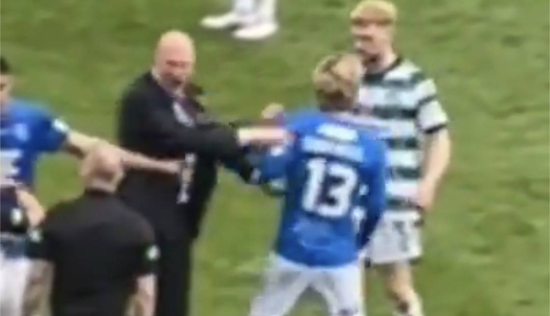 Video: Watch As Furious Clement Pushes Cantwell!