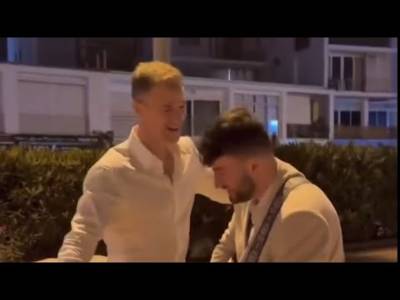 Joe Hart Singing Don’t Worry Be Happy