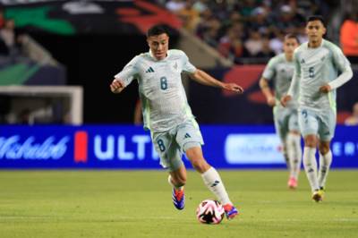 Agent touts Celtic as potential destination for ambitious midfielder