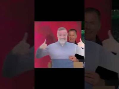 Chris Sutton Mocks Kris Boyd With Cardboard Cut Out #football #rangersfc #scottishfootball #celticfc