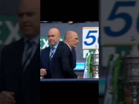 Celtic Fans Mock Rangers Collecting Runners Up Medals #celticfc #rangersfc #scottishcup #celticfans