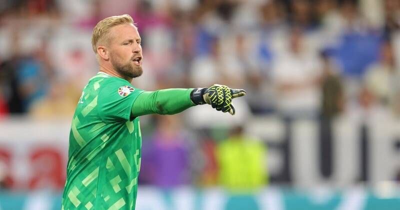 Kasper Schmeichel Celtic medical timeline revealed as Kenny Dalglish dubs transfer ‘no brainer’