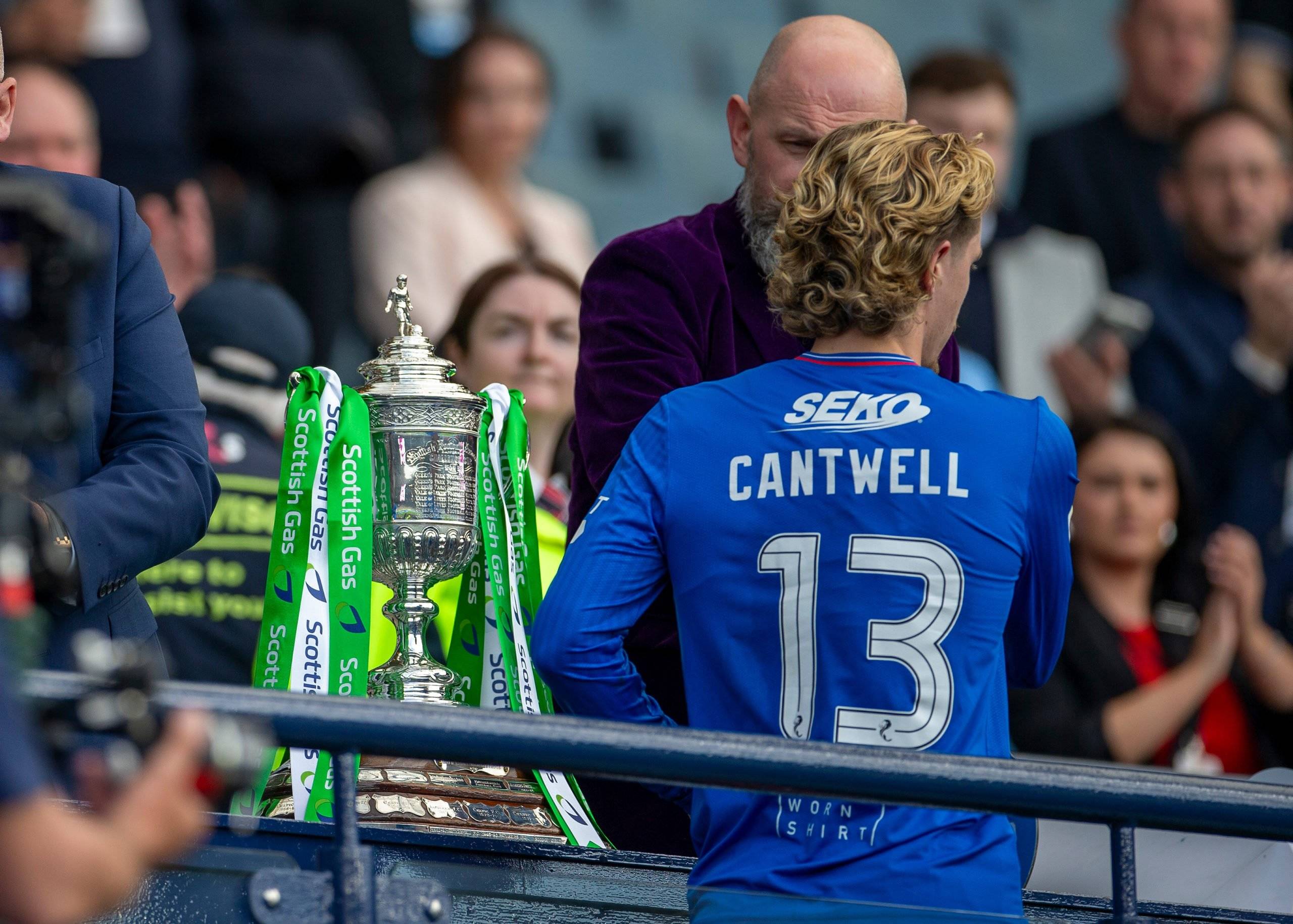 Daily Record revives the private jet as Velvet Wrists Cantwell is pushed out of Ibrox