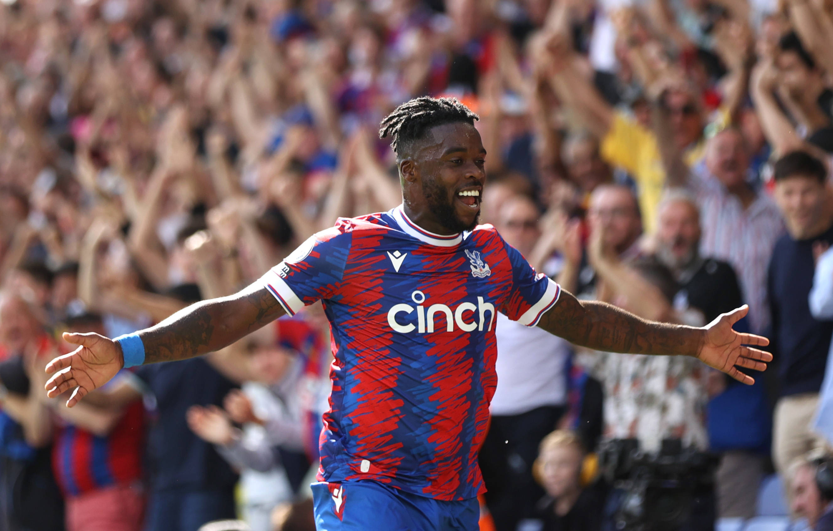 Celtic eye new EPL target, Rangers clarify Cantwell position, Hibs improve offer, Hearts deal close &ndash; transfers