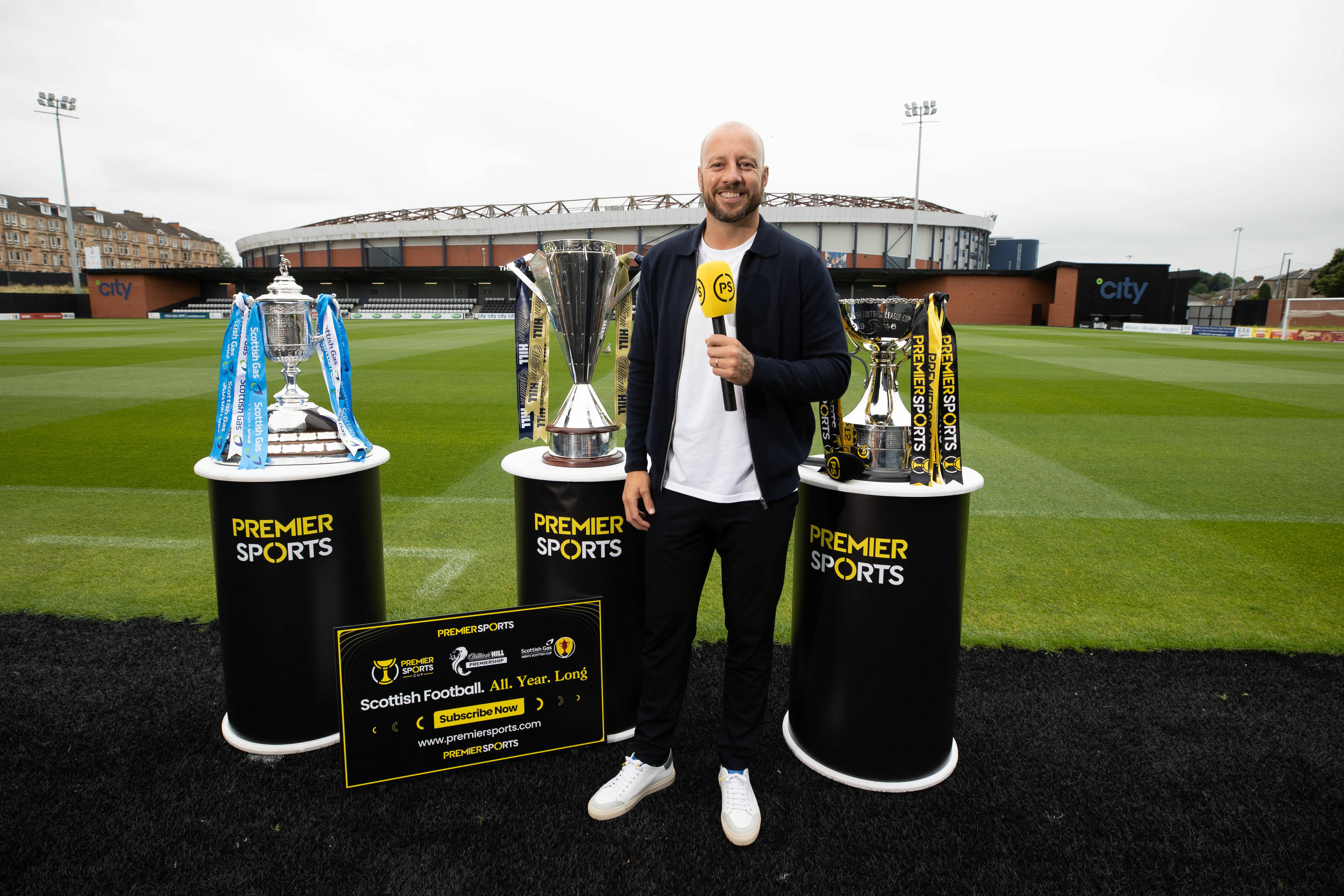 ‘Should really hate him’ &ndash; The Celtic hero meeting that left Rangers man Alan Hutton so impressed