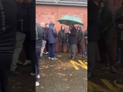 Celtic fans telling Peter lawwell to spend the cash