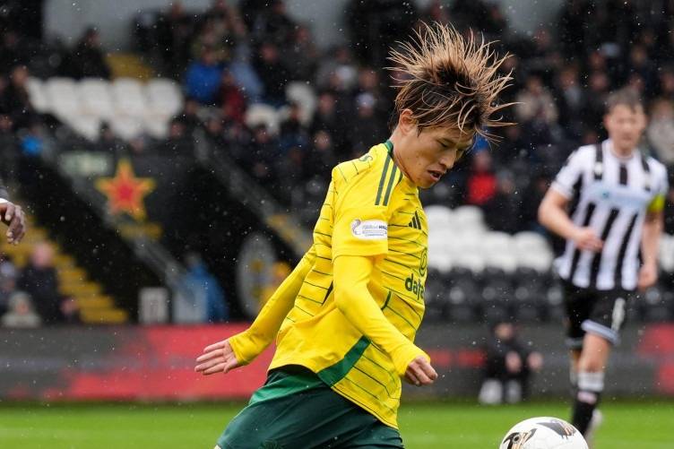 Celtic make it four wins from four as midfielder Matt O’Riley departs for Brighton