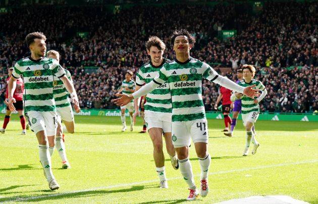 Video: Reo Hatate doubles Celtic’s lead in Paisley with a wonderful finish!