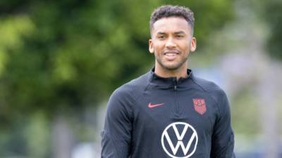 Celtic submit £5.5 million bid for former Arsenal player Celtic submit £5.5 million bid for former Arsenal player