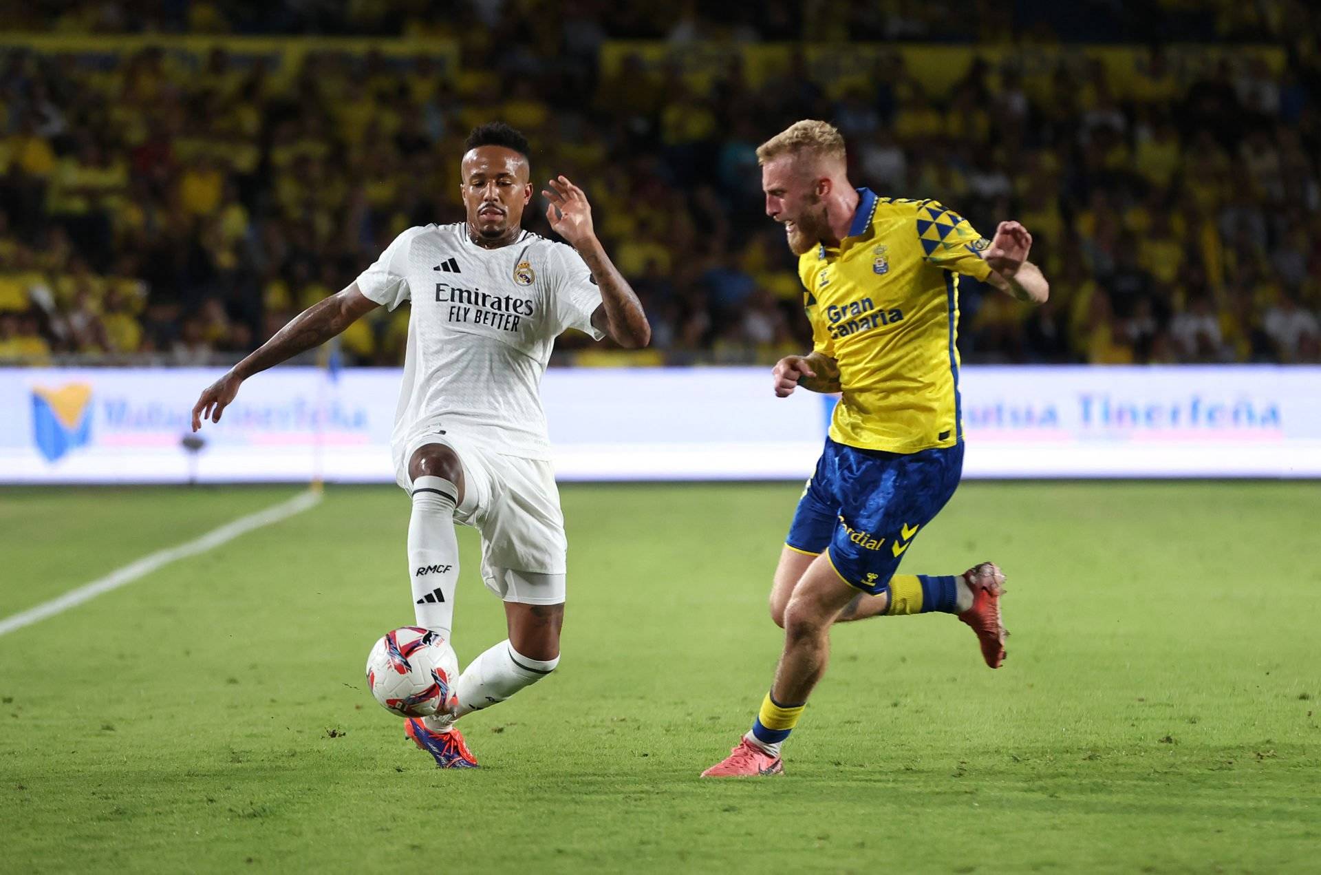 Big Celtic fan at La Liga club ready to give Ollie McBurnie stick after Rangers nightmare