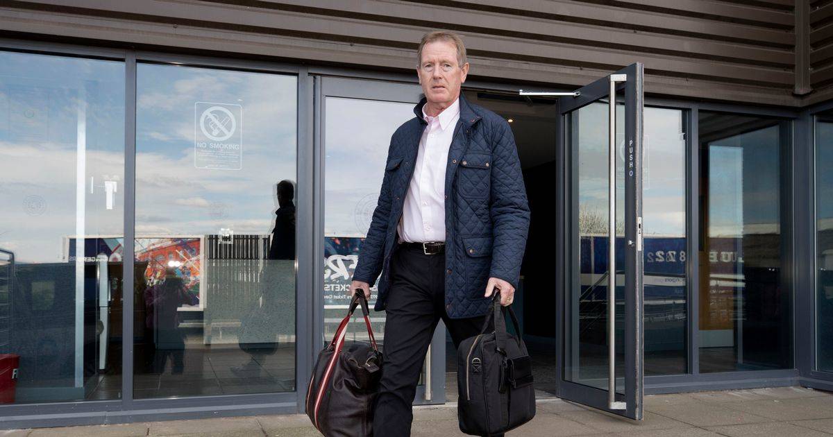 Dave King is ‘behind you’ but not in the way gullible Rangers think as Hotline rips into an Ibrox panto