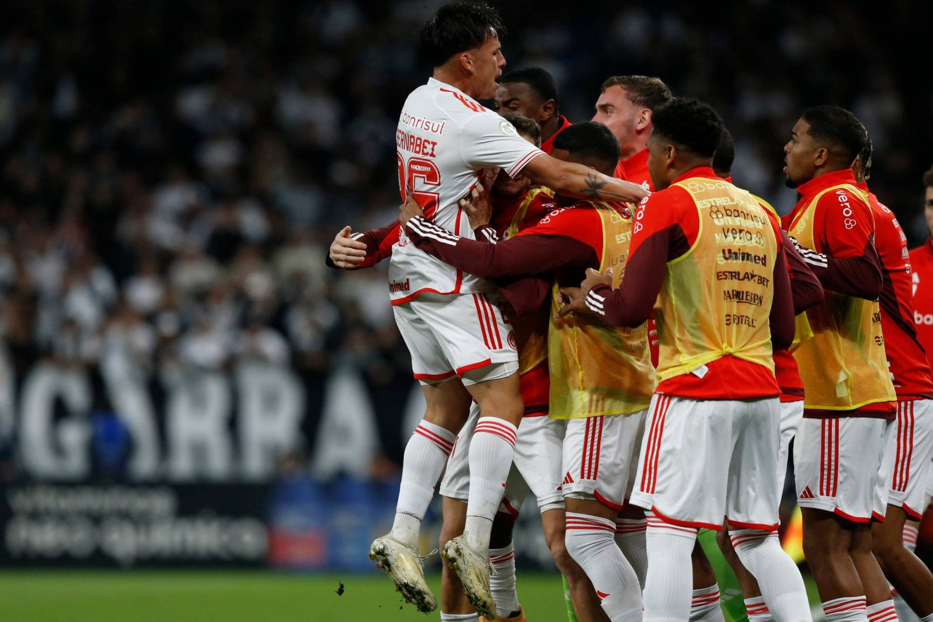 Watch how Celtic loanee Alexandro Bernabei continues to impress in huge Grenal derby at Internacional