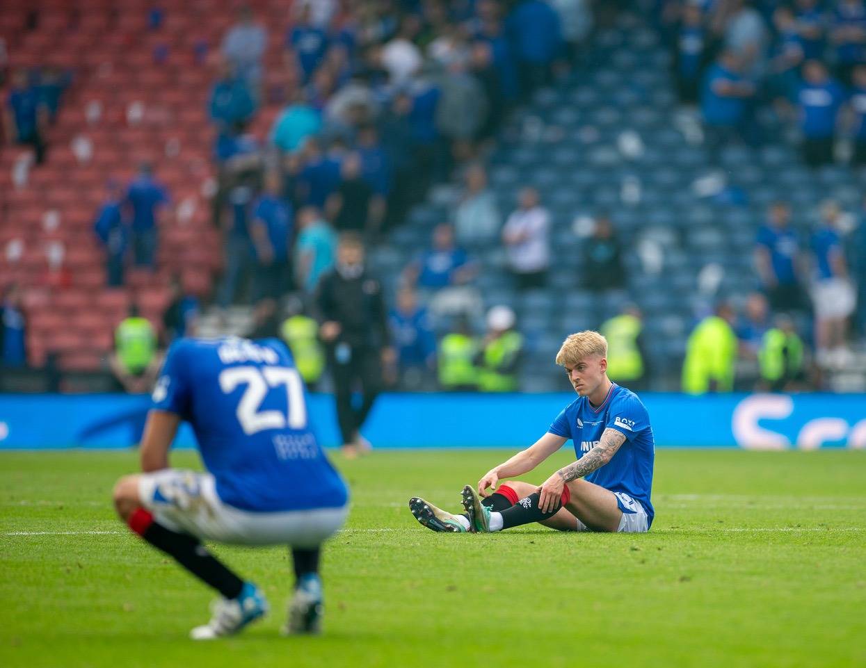 Footy Headlinesâ€™ misleading â€˜Glasgow Rangers to switch to Adidas?â€™ story