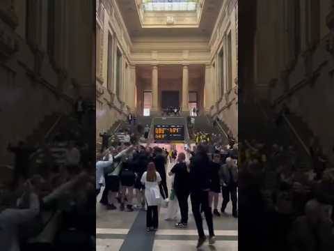 Celtic Fans Takeover Milan Station After #Atalanta Game #celticfc #championsleague #football #celtic