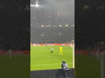 Celtic Park Pitch Invader Hugs Schmeichel #celtic #celticfc #rbleipzig #championsleague #football