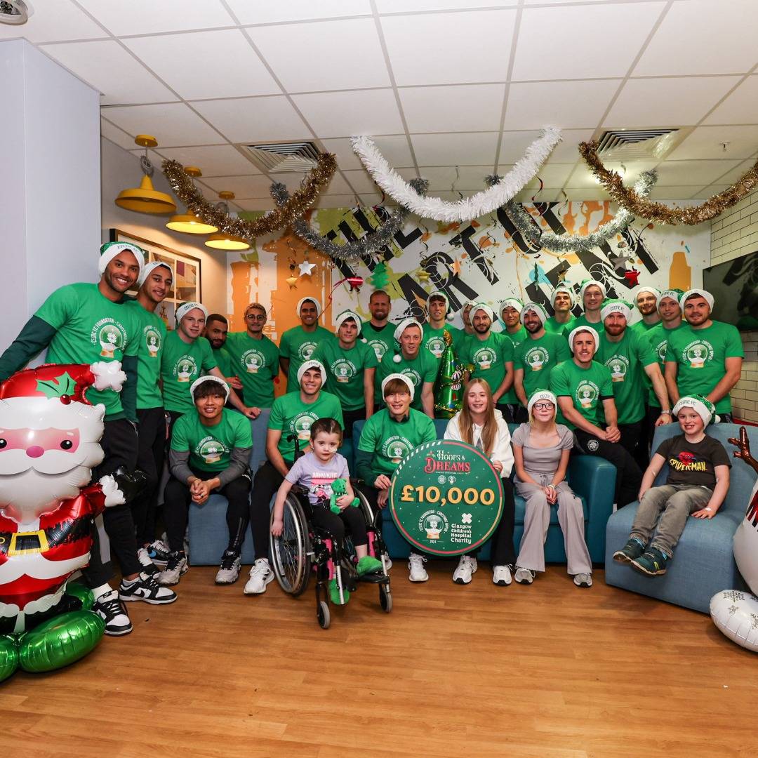 Celtic bring Christmas cheer to Glasgow Childrenâ€™s Hospital and delivers Â£10,000 donation