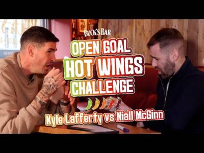 ðŸ”¥ðŸ¥µ KYLE LAFFERTY vs NIALL MCGINN HOT WINGS CHALLENGE | Northern Ireland Teammates Face Wings Of Fire