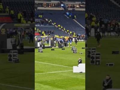 #celticfans Sing Haha As Rangers Players Collect Loser Medals #celticfc #celtic #rangersfc #football