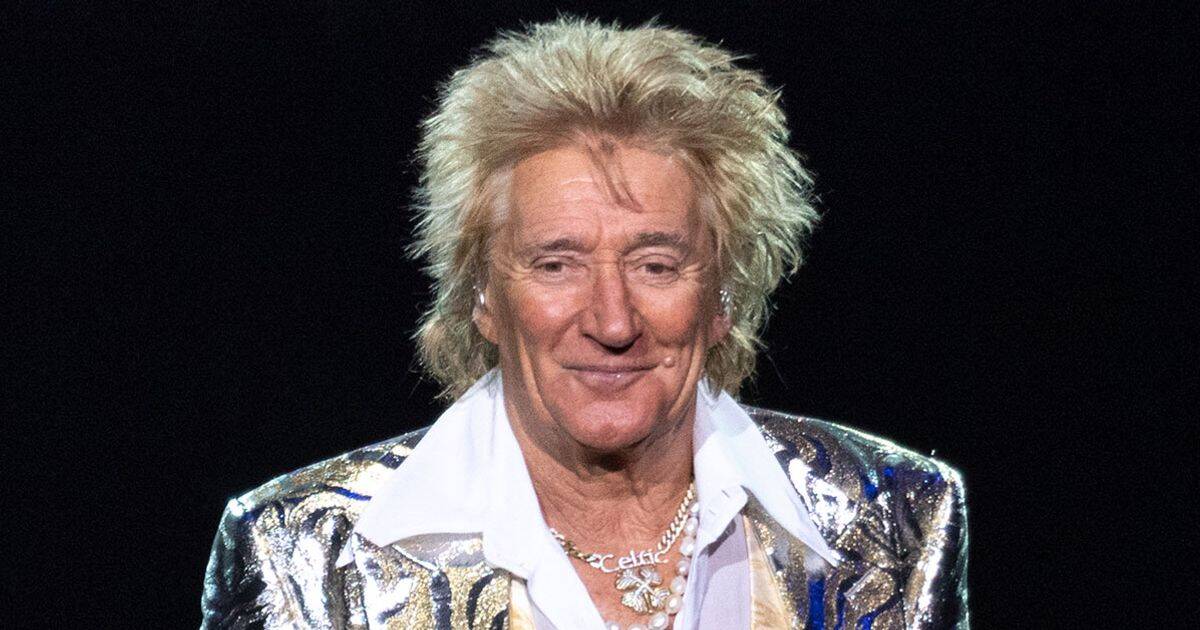 Sir Rod Stewart seen with wife Penny and six kids in heart-melting new family photo