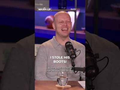 Neil McCann made off with a pair of Doddsyâ€™s boots! ðŸ˜‚ðŸ‘Ÿ