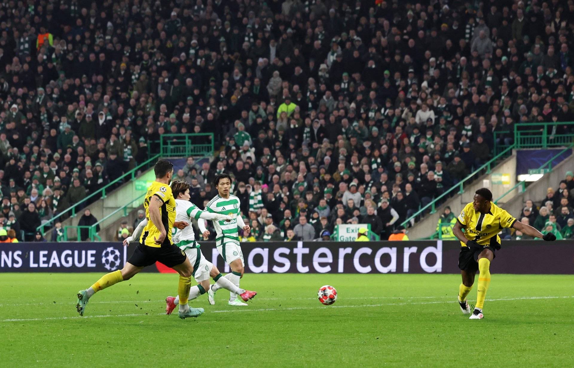 ‘Oh hang on’ &ndash; Joe Hart’s change of tune on Celtic disallowed goal vs Young Boys in Champions League