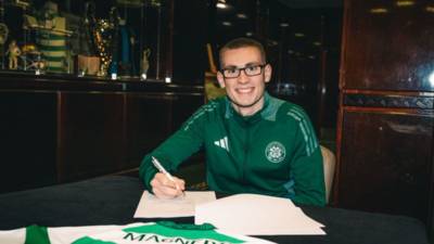 Kyle Ure puts pen to paper on new deal with the Hoops