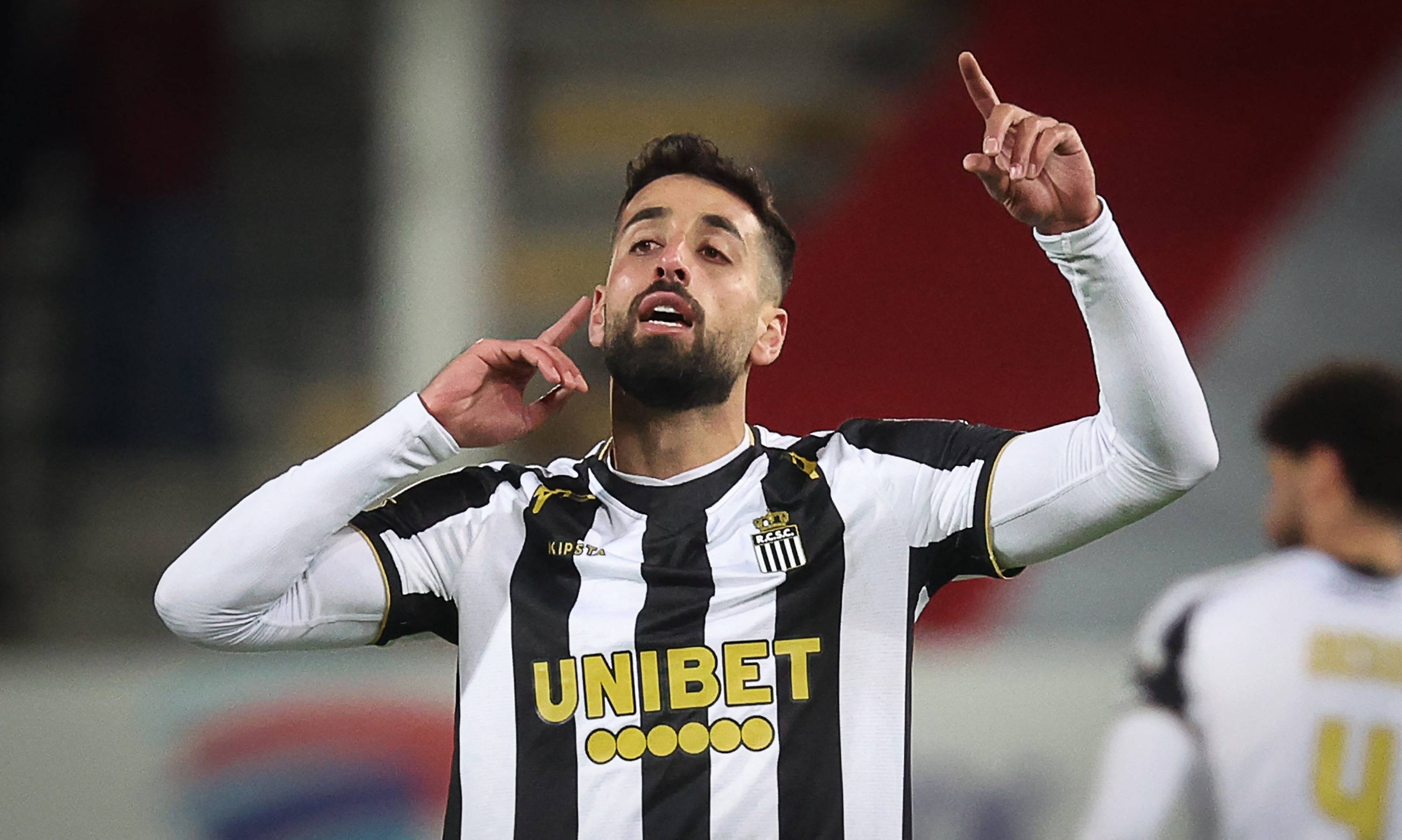 Celtic fail to land striker after one deal, Rangers exit, Hearts six-figure sale, Hibs enigma stays &ndash; Scottish transfers