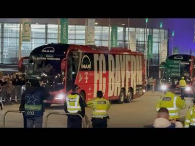 Bayern Munich Team Bus Arriving at Celtic Park Before Celtic V Bayern Munich Game!!!