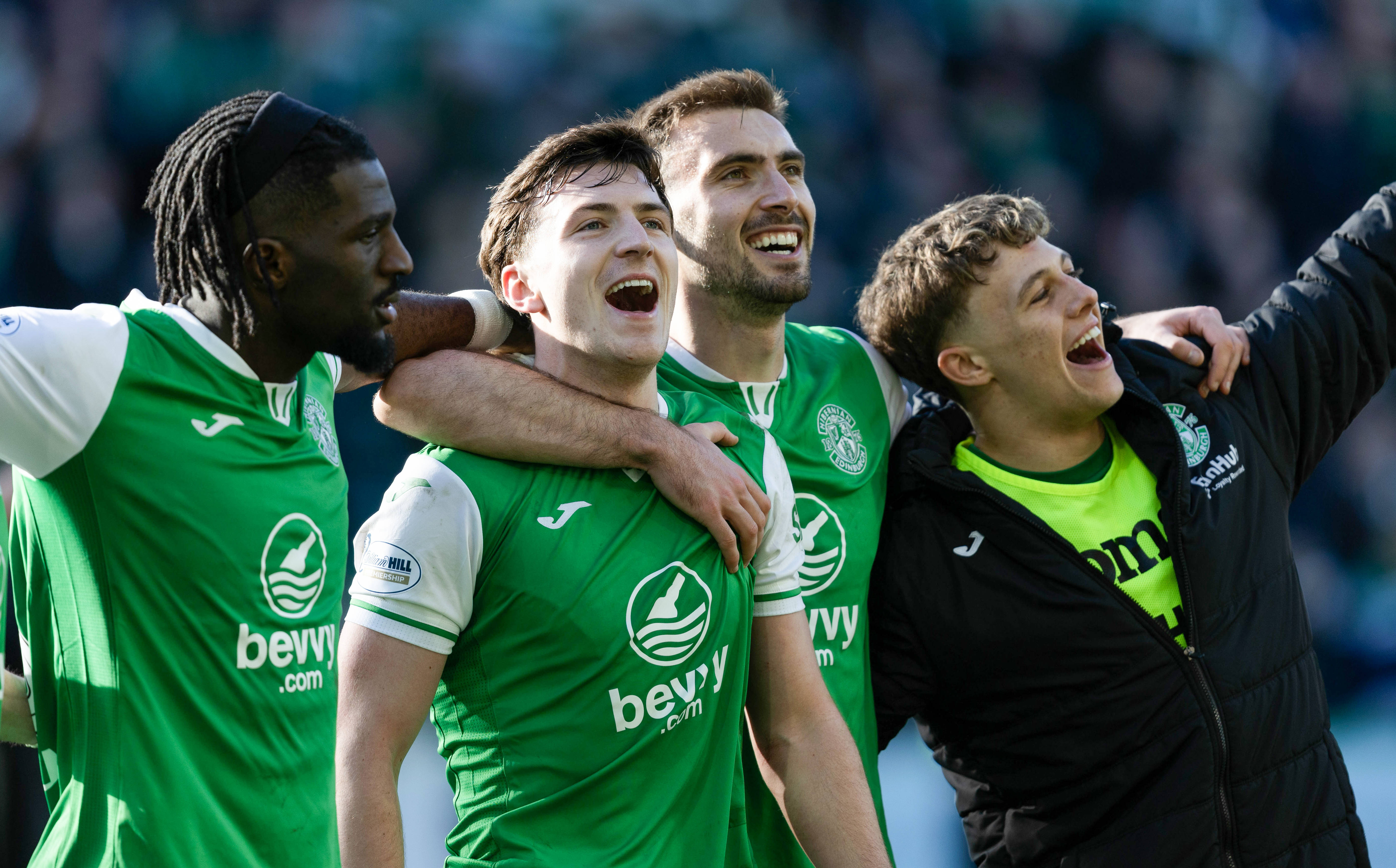 Hibs show Bayern Munich how it’s done as Celtic knocked off their perch