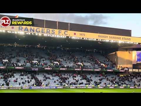 St Mirren fans celebrate FT | Rangers 0-2 St Mirren