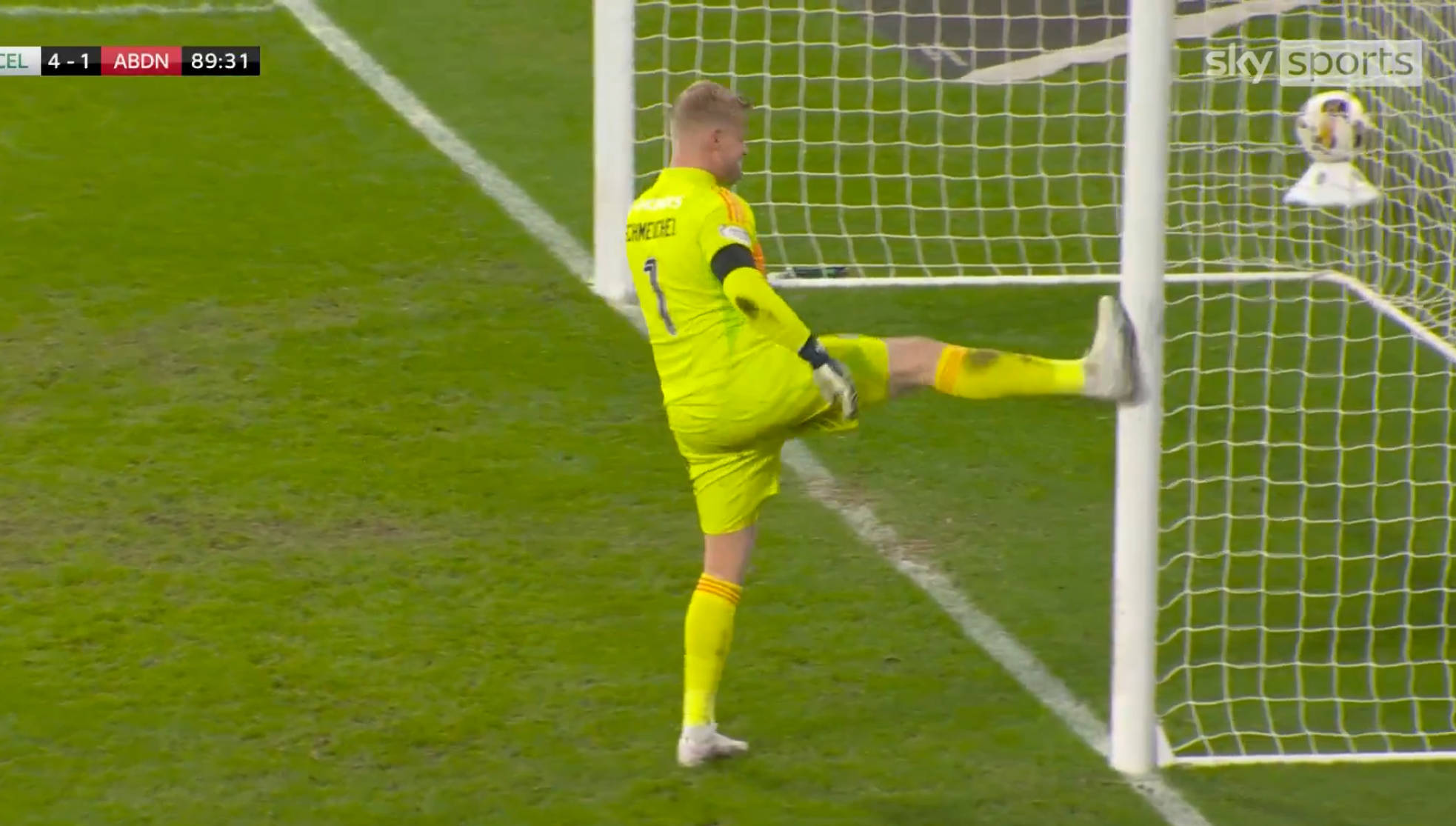 Watch: Unseen Kasper Schmeichel moment which shows elite Celtic standards